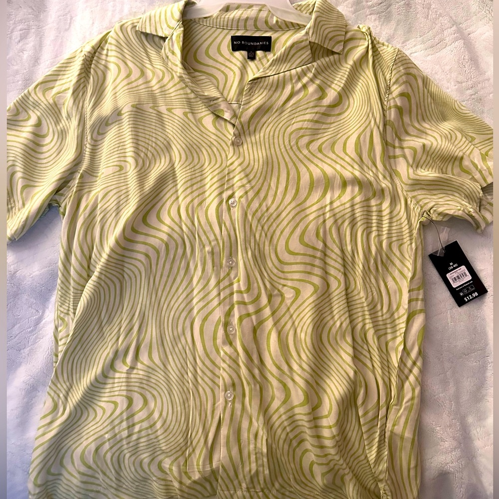 No boundaries men’s button up top green size medium